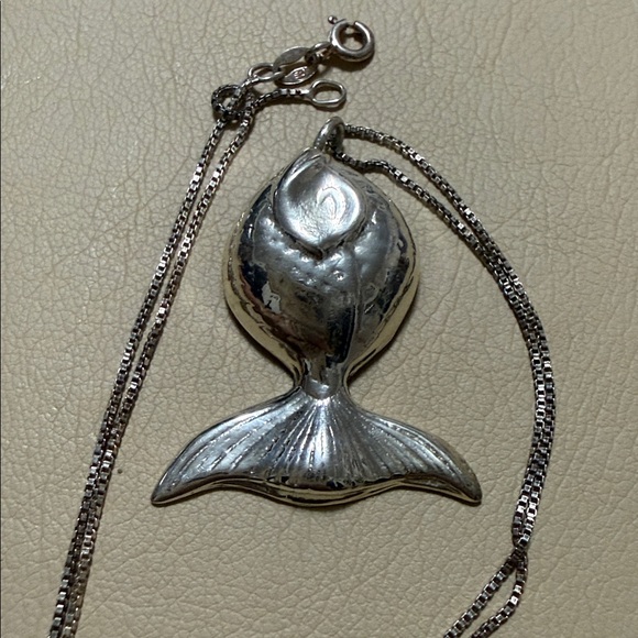 Beautiful Sterling Silver 925 Fish Pendant Necklace chain size 16’ - Picture 13 of 17